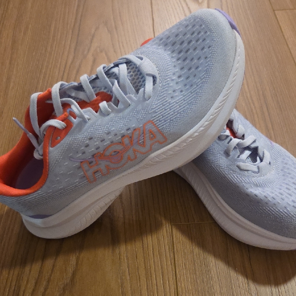 Women's Hoka Shoes Size 7.5 , Like New